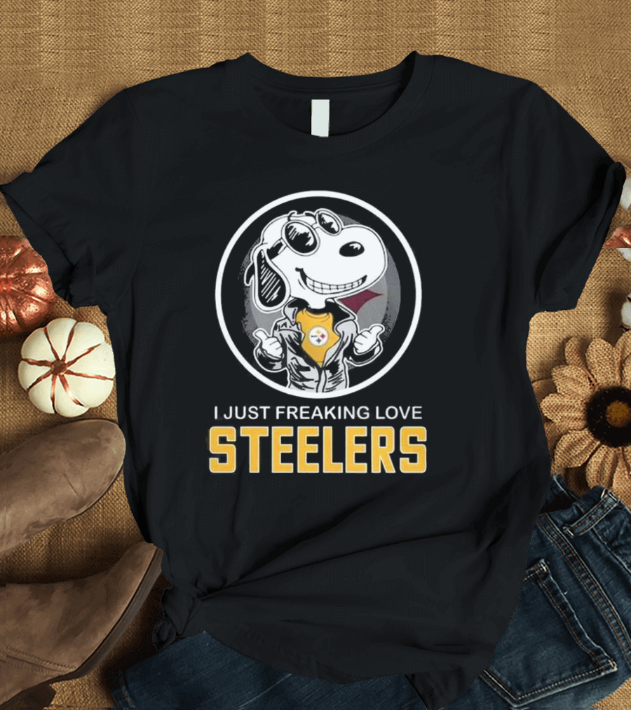 I Just Freaking Love Steelers Pittsburgh Steelers Snoopy T-Shirt