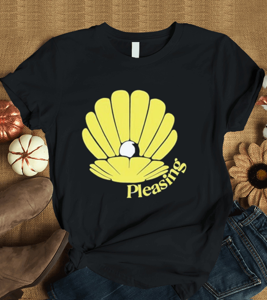 Pleasing Clam Yellow Shell with Pearl T-Shirt