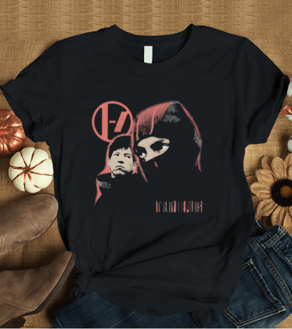 T-Shirt: Twenty One Pilots Blurryface Era Red Glow T-Shirt Twenty One Pilots Blurryface Era Red Glow T-Shirt