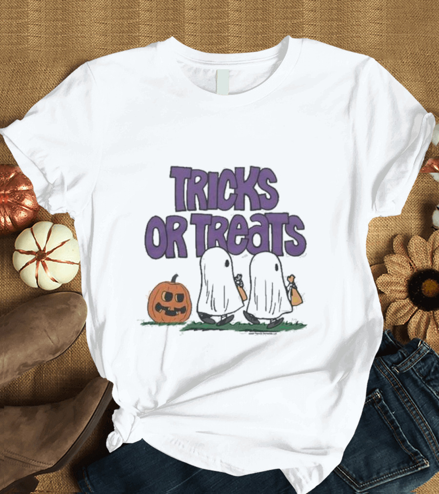 Tricks Or Treats Peanuts Halloween Ghosts Pumpkin T-Shirt