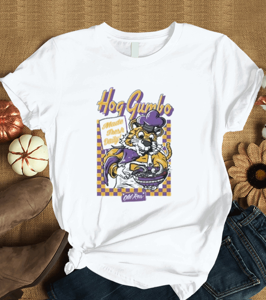 Old Row Hog Gumbo Made Fresh Daily Tiger Chef Purple Gold Checkered T-Shirt