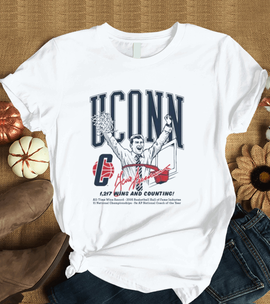 UCONN Geno Auriemma 1,217 Wins and Counting Basketball Hall of Fame Inductee 11 National Championships T-Shirt
