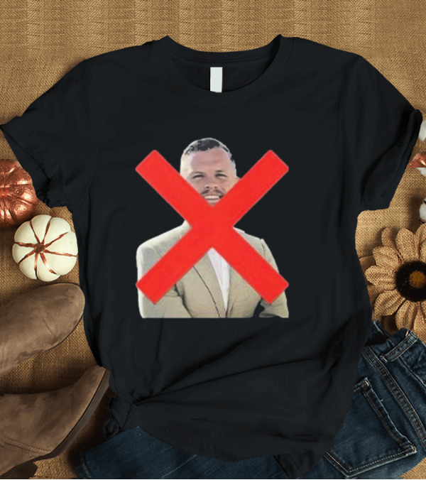 T-Shirt: Eliot Shorr-parks Click Bait King Red Crossed Image T-Shirt Eliot Shorr-parks Click Bait King Red Crossed Image T-Shirt