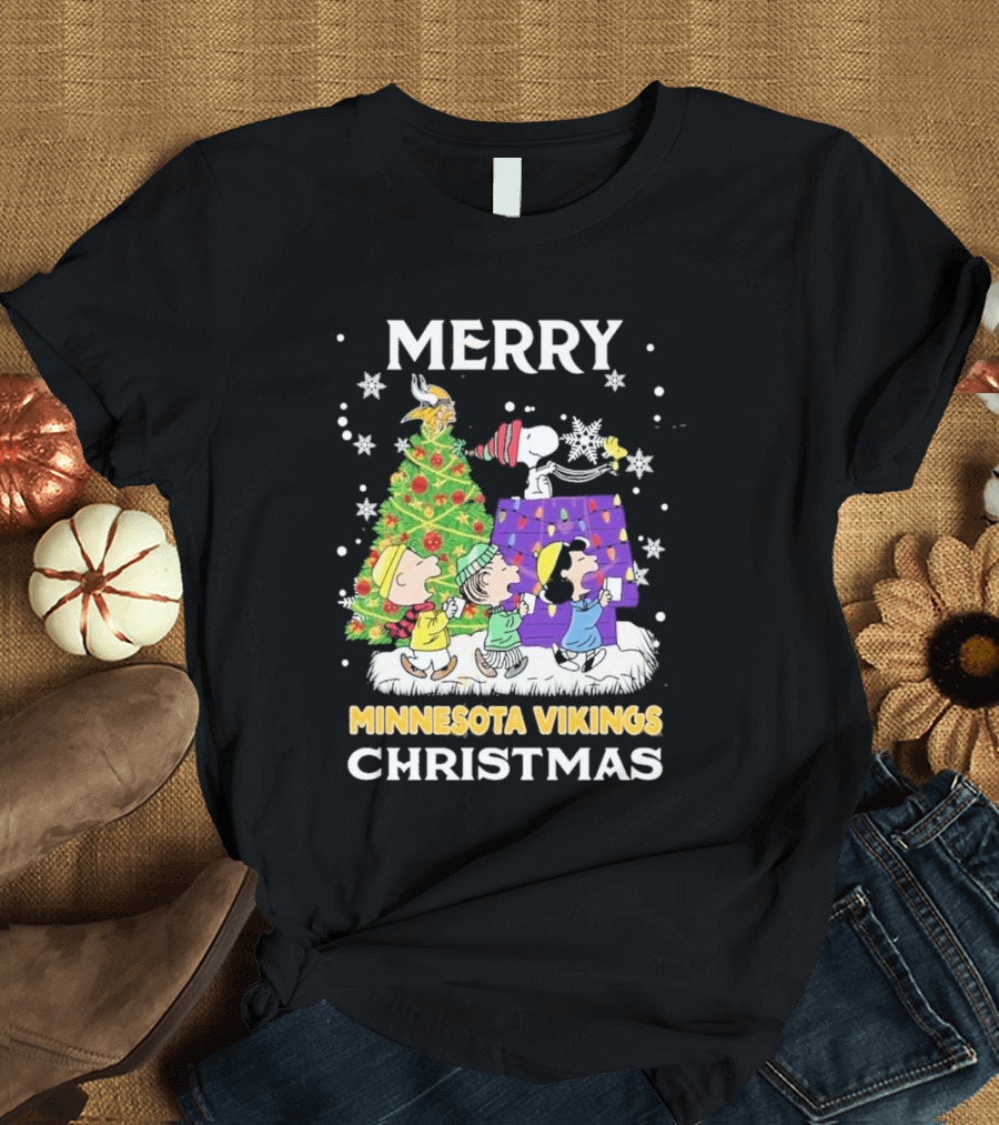 Merry Christmas Minnesota Vikings Snoopy Peanuts Holiday T-Shirt