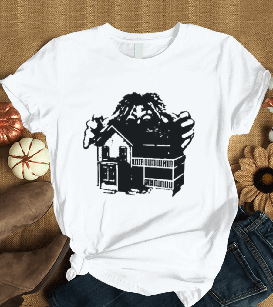 Teenage Disaster Round Neck Monster Grabbing House T-Shirt