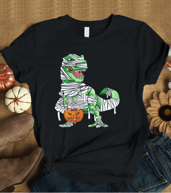 T-Shirt: Halloween Pumpkin Mummy Dinosaur with Candy Bucket T-Shirt Halloween Pumpkin Mummy Dinosaur with Candy Bucket T-Shirt