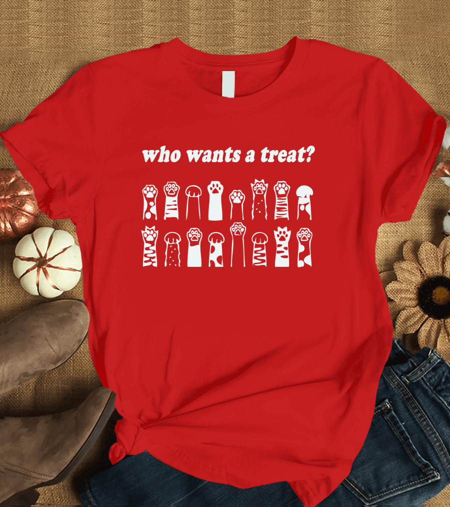 who wants a treat paws up animal lovers T-Shirt