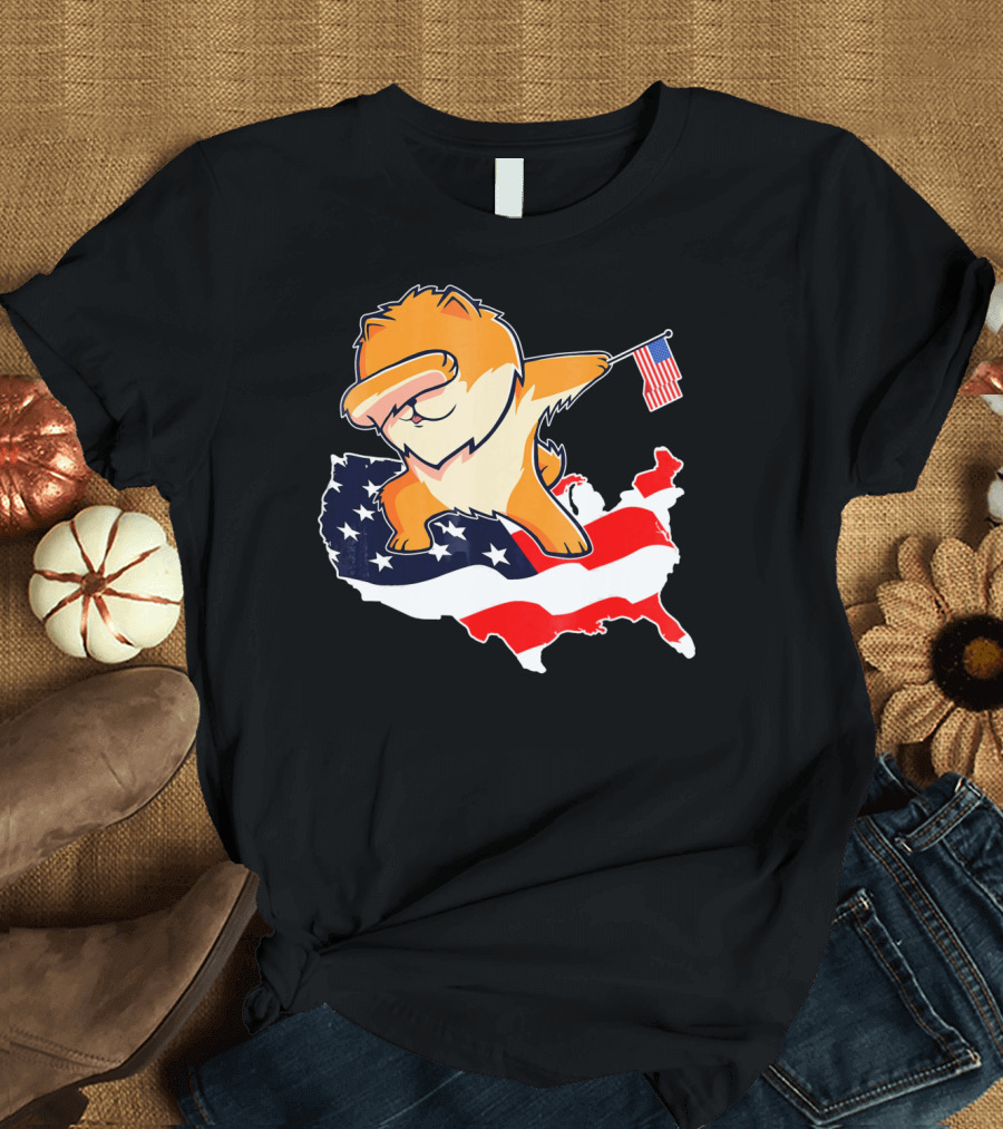 Funny Dabbing Pomeranian Holding American Flag on USA Map T-Shirt