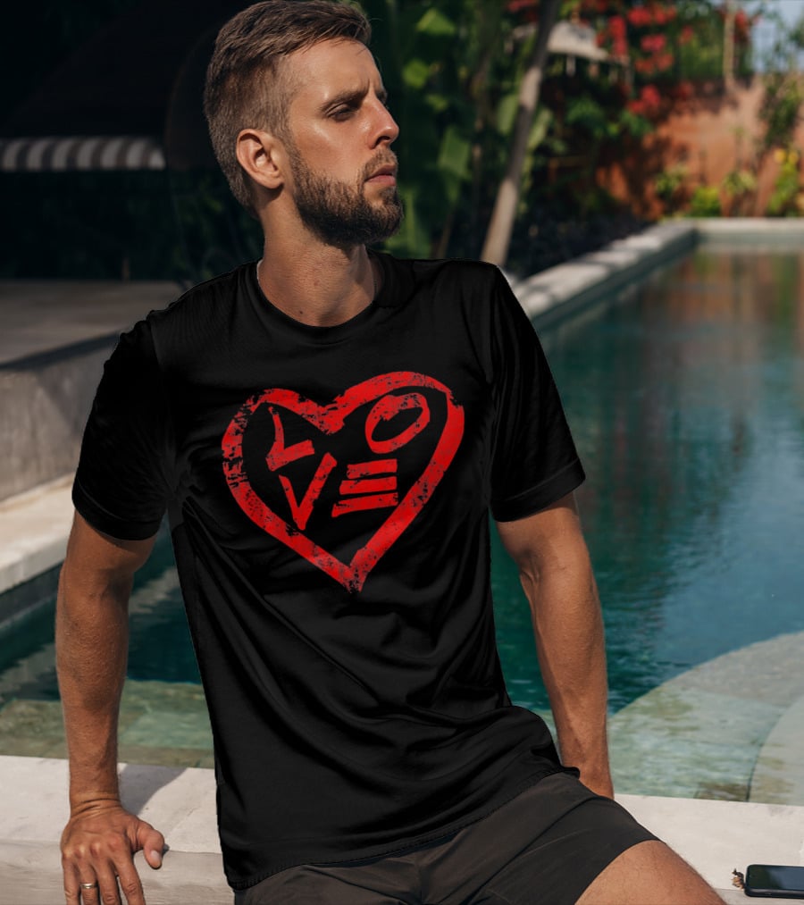 Cool Unique Love Heart Retro Vintage Love T-Shirt