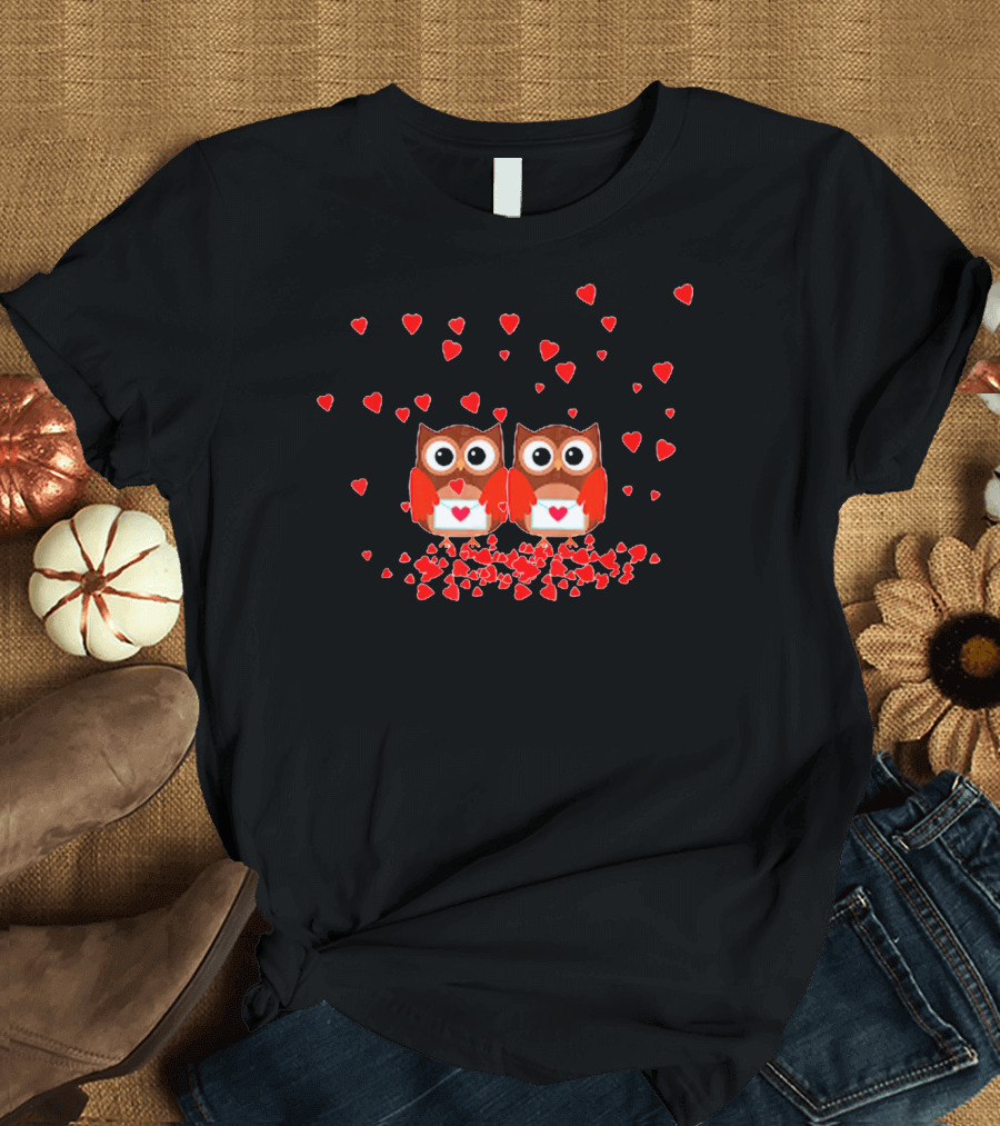Love Owls Surrounded by Hearts for Valentine T-Shirt