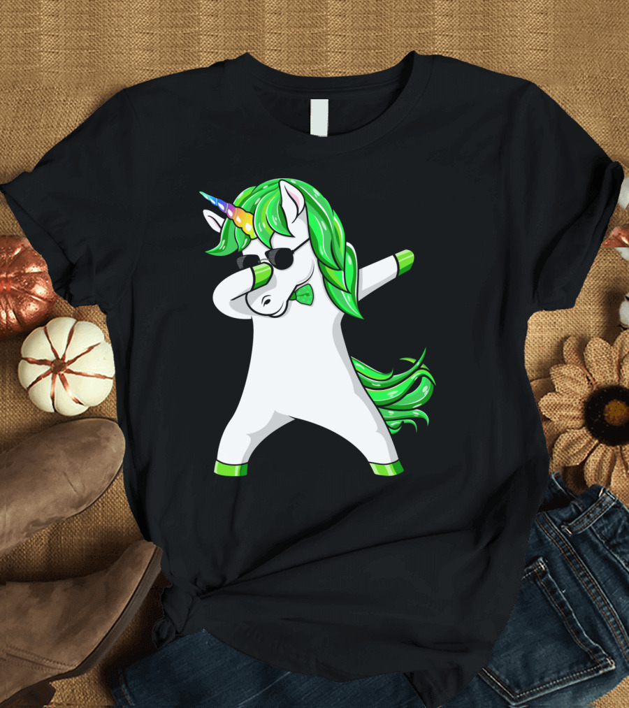 St Patricks Day Dabbing Green Unicorn T-Shirt