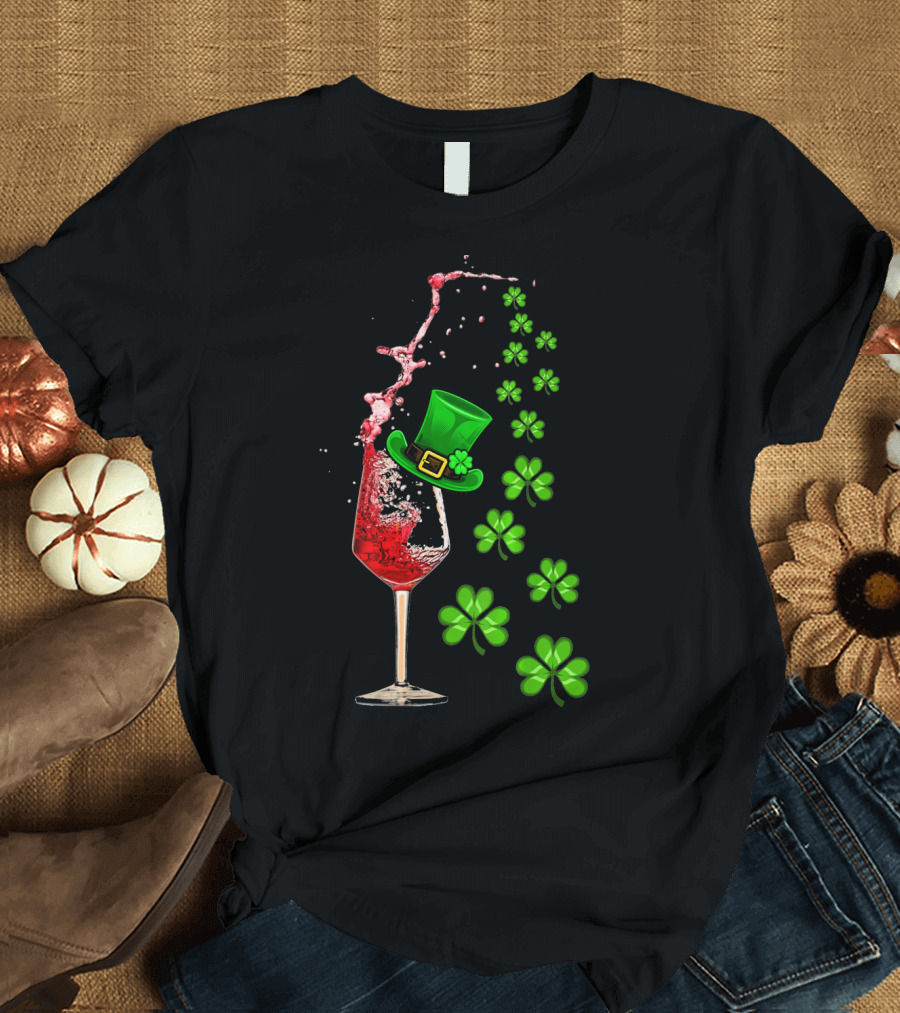 St Patricks Day Wine Glass Splash with Shamrocks and Top Hat T-Shirt