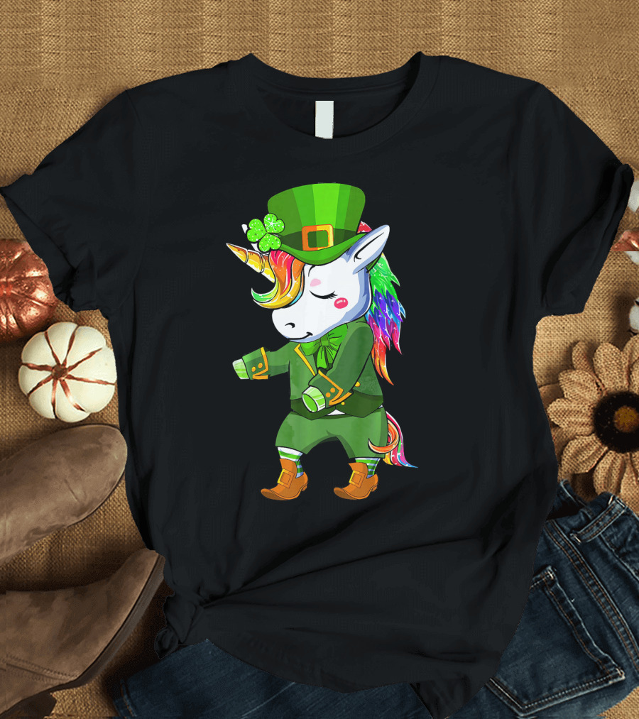St. Patrick's Day Flossing Unicorn Leprechaun Green Outfit Rainbow Mane T-Shirt