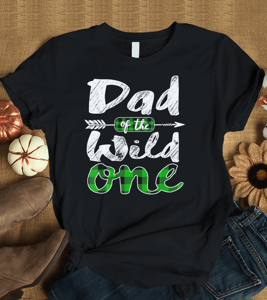 Dad of the Wild One Irish Green Arrow Plaid T-Shirt