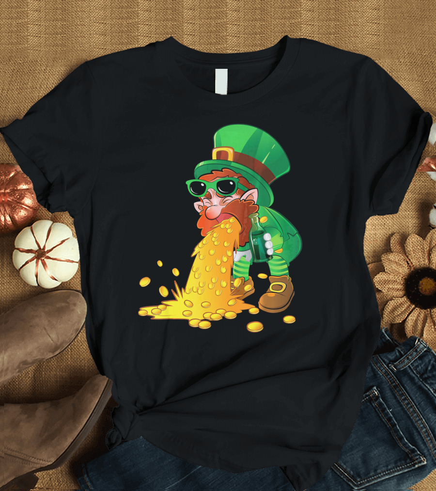 St Patricks Day Beer Bottle Leprechaun Vomiting Gold Coins T-Shirt