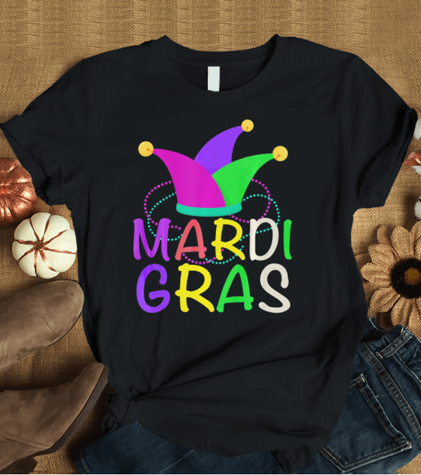 T-Shirt: Mardi Gras Jester Hat Colorful Beads T-Shirt Mardi Gras Jester Hat Colorful Beads T-Shirt