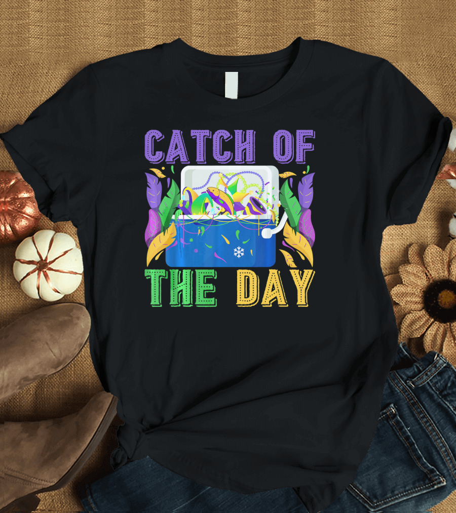 Catch of the Day Funny Mardi Gras Beads Masks Crawfish T-Shirt