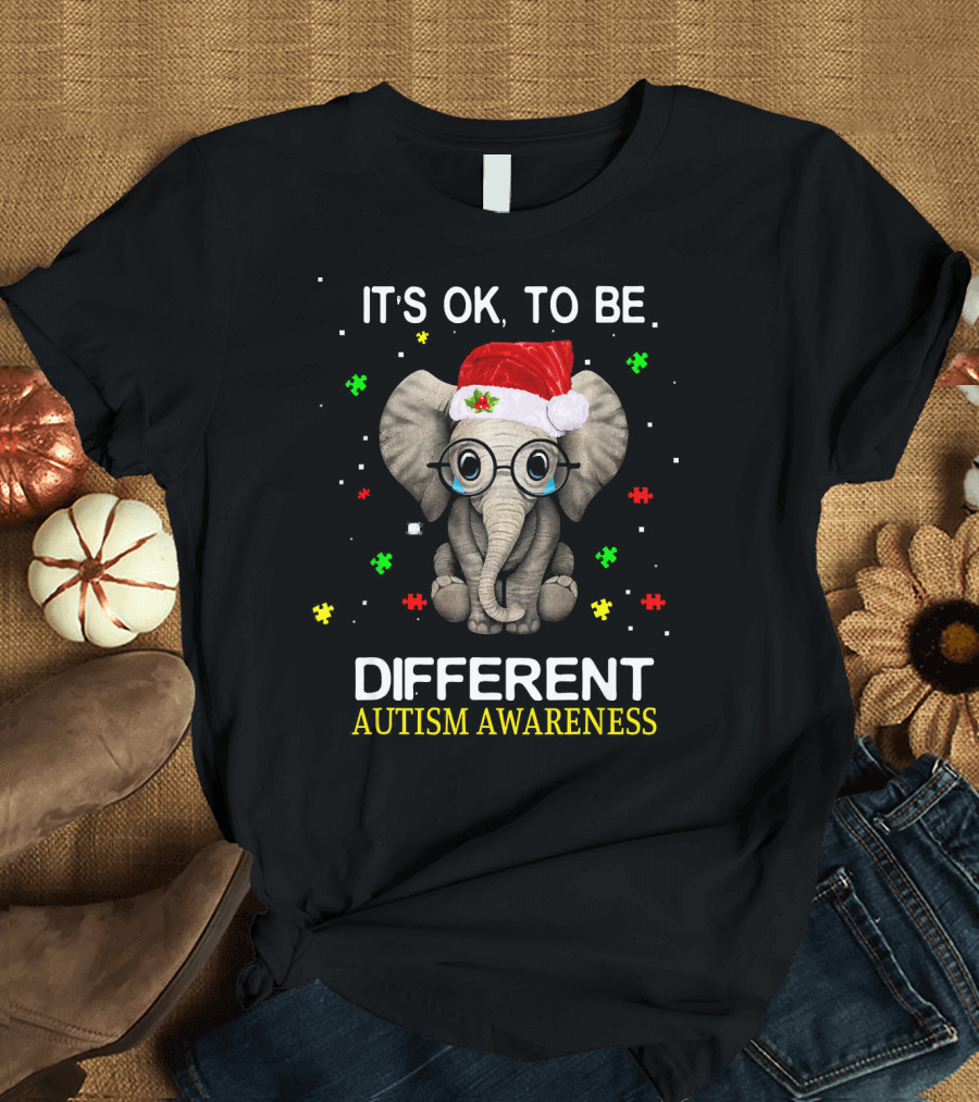 ITS OK TO BE DIFFERENT ELEPHANT AUTISM AWARENESS SANTA HAT PUZZLE PIECES T-Shirt