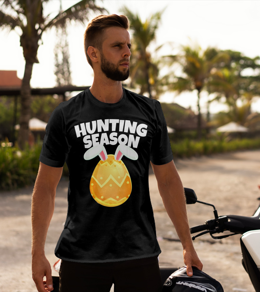 Hunting Season Happy Easter Egg Bun With Bunny Ears T-Shirt