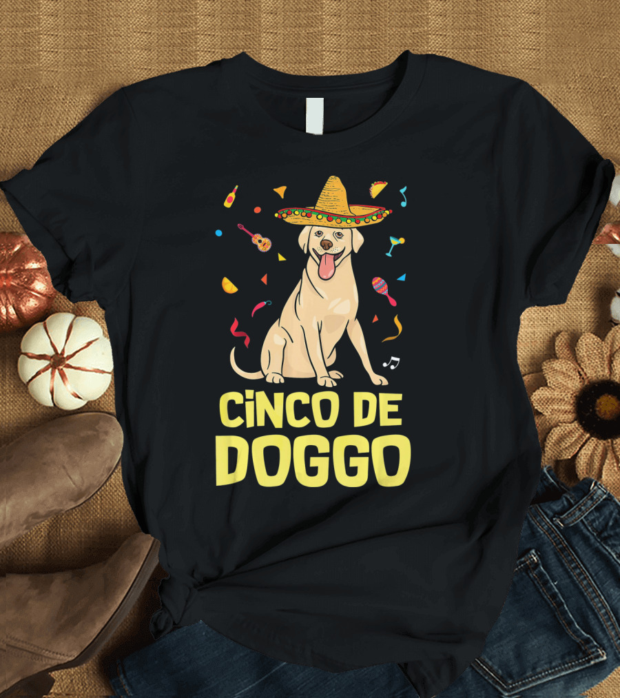Cinco De Doggo Funny Taco Sombrero Labrador T-Shirt