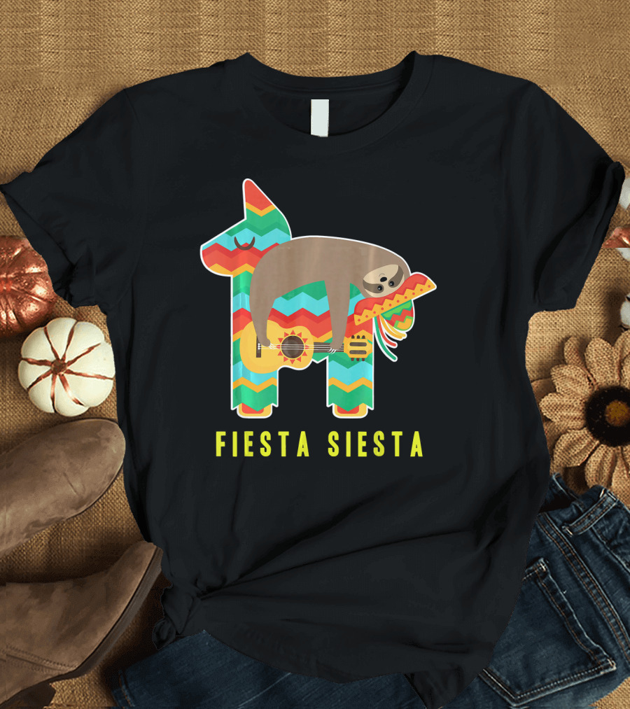 Fiesta Siesta Pinata Sloth Sombrero Guitarra T-Shirt