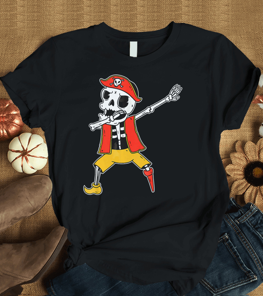 Dabbing Skeleton Pirate Skull and Crossbones Hat T-Shirt