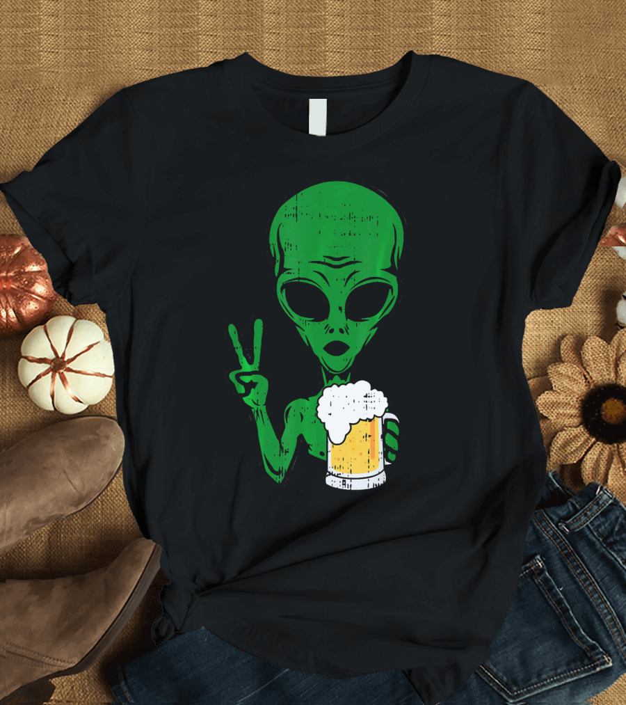 Area 51 Alien Peace Sign Drinking Beer T-Shirt