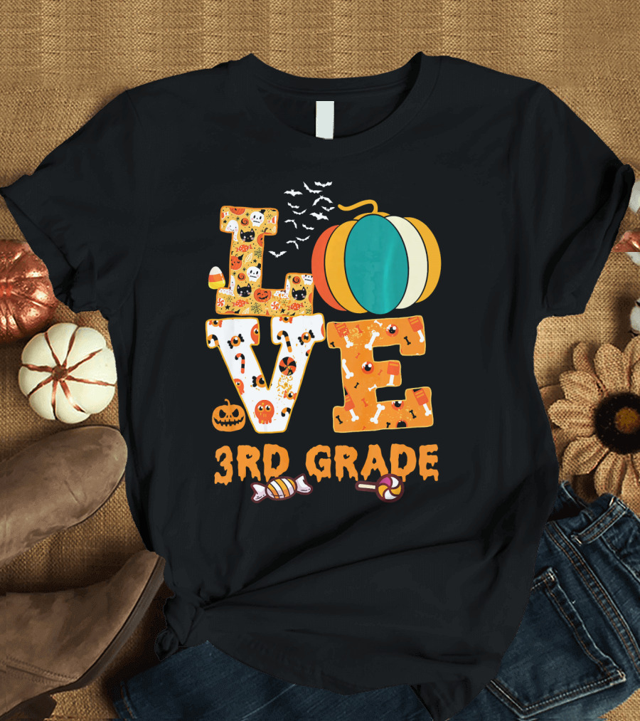 Funny Halloween Love 3rd Grade Teacher Pumpkin Candy Bats T-Shirt
