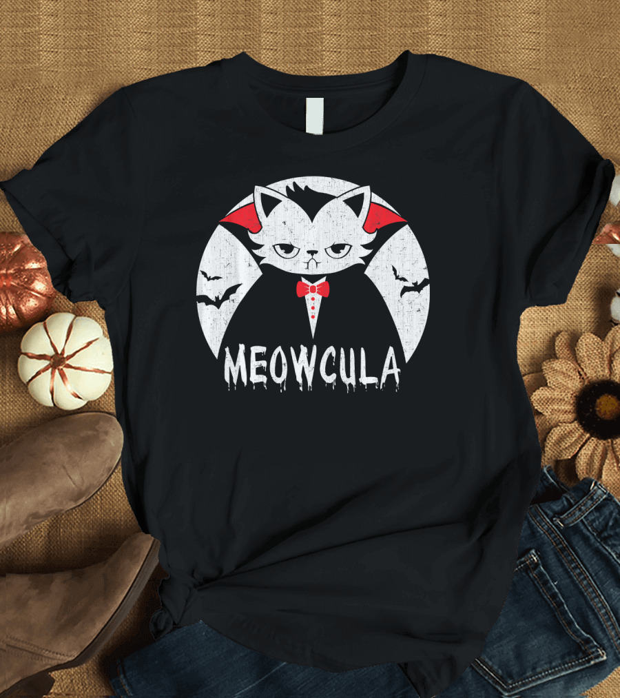 Meowcula Vampire Cat Halloween Dracula Bats Moon T-Shirt