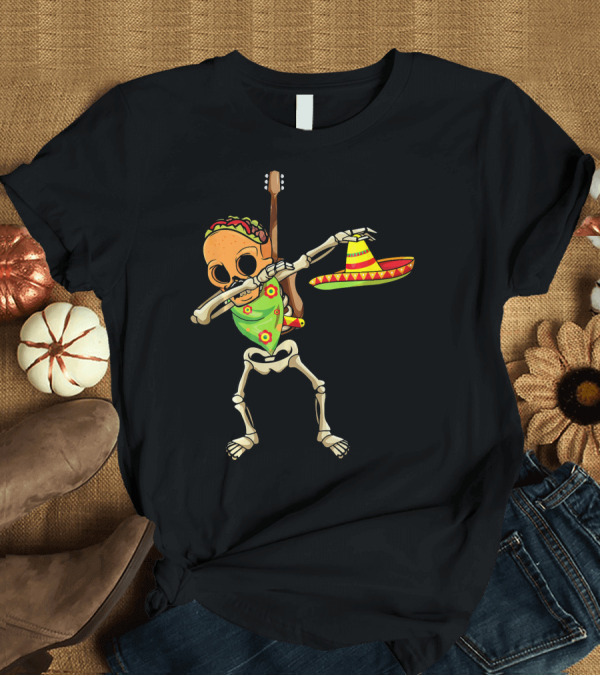 T-Shirt: Dabbing Skeleton Taco Halloween Dia de Los Muertos Sombrero T-Shirt Dabbing Skeleton Taco Halloween Dia de Los Muertos Sombrero T-Shirt