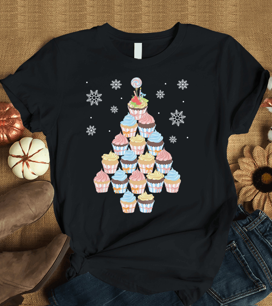 Cupcake Christmas Tree Baker Bak Festive Snowflake Topping T-Shirt