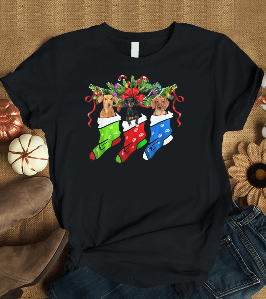 Mens Funny Three Dachshund In Christmas Stockings T-Shirt