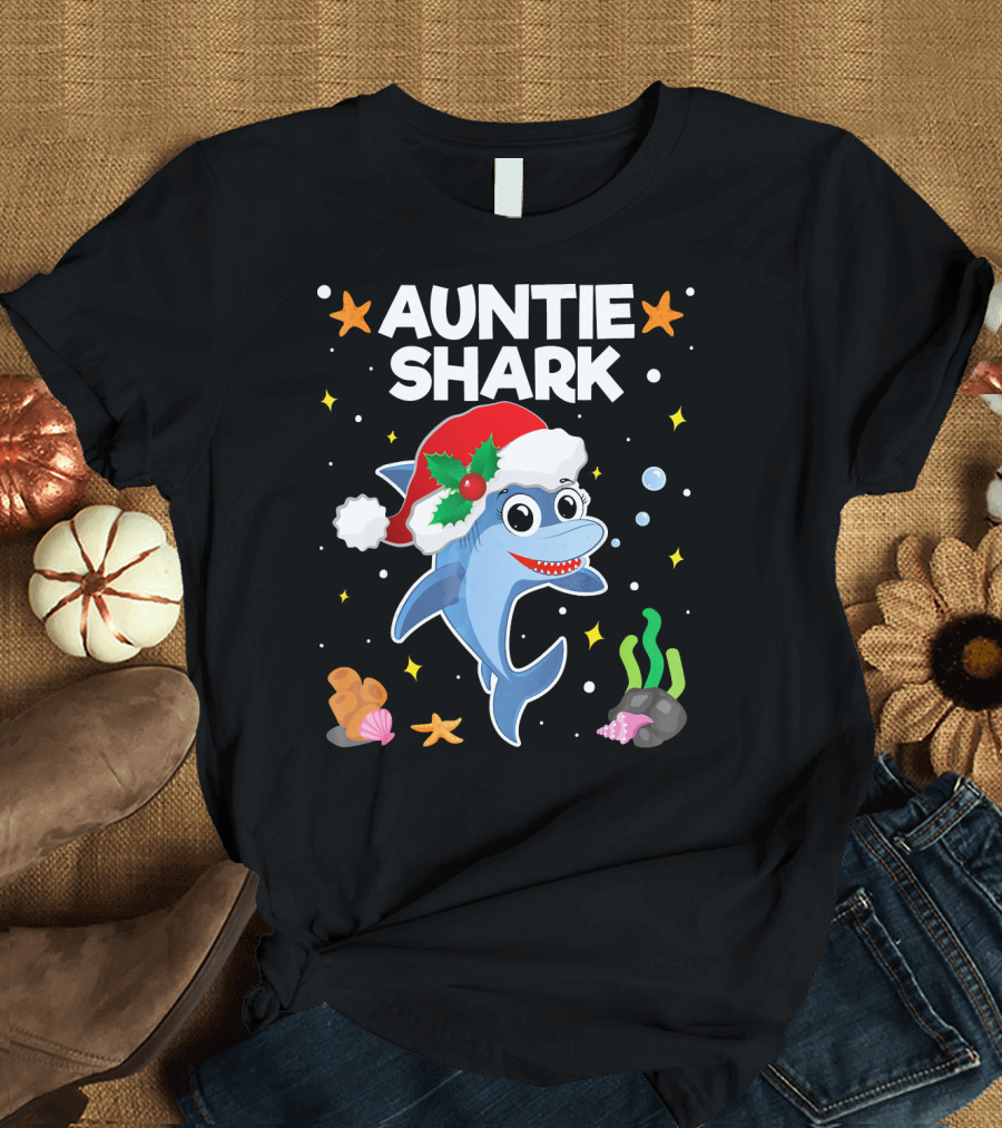 Auntie Shark Santa Claus Christmas Underwater Fun T-Shirt