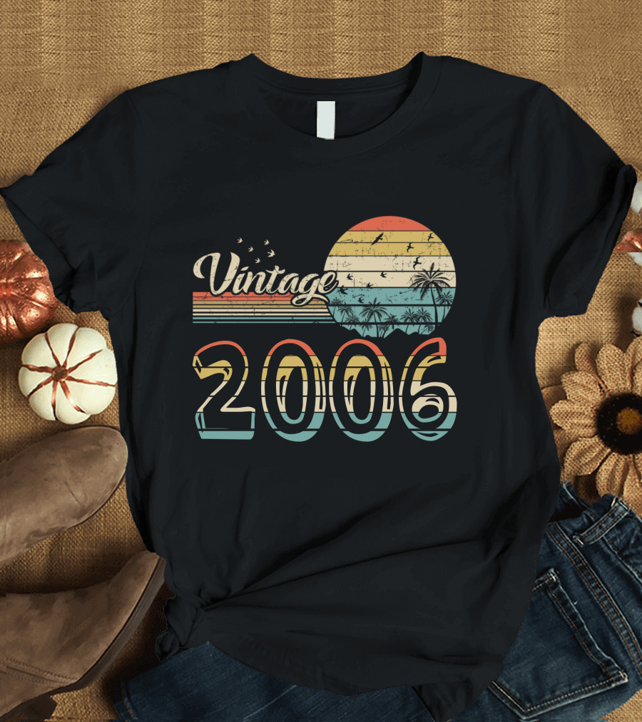 Vintage 2006 Retro Sunset Palm Trees T-Shirt